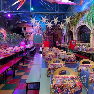 Comedor decorado con dinosaurios