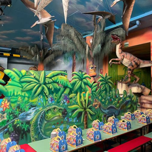 Comedor decorado como una selva