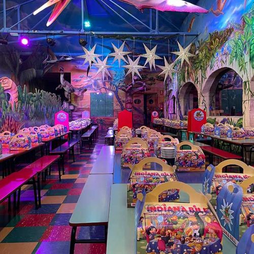 Comedor decorado con dinosaurios